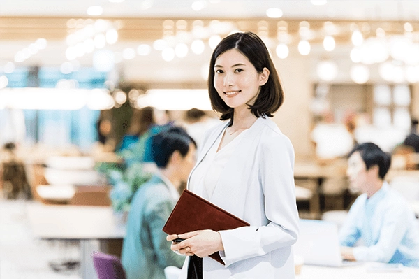 一般事務のお仕事！女性スタッフ活躍中！駅近！